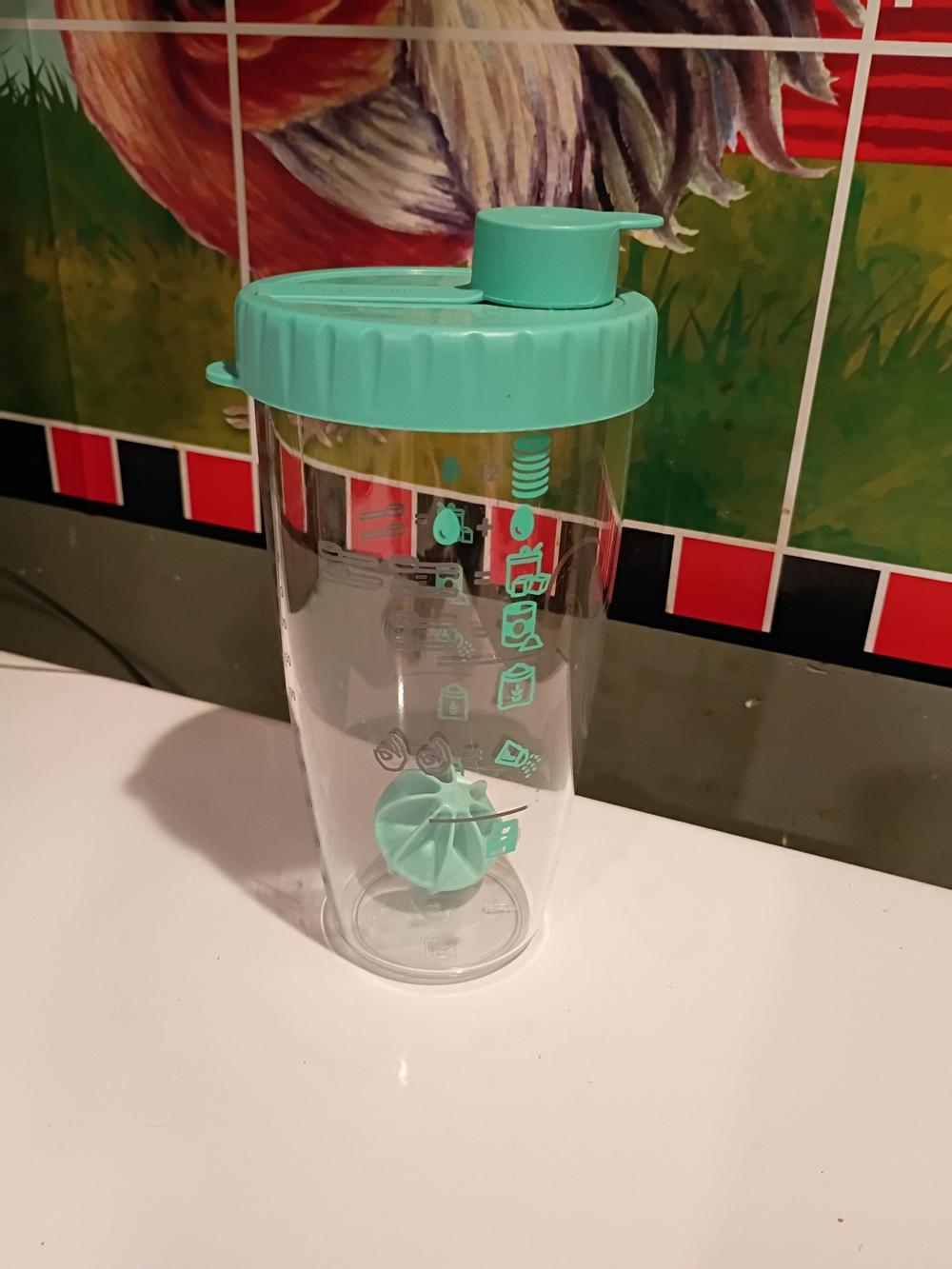 Pampered Chef Clear Mixing Shaker with Teal Lid